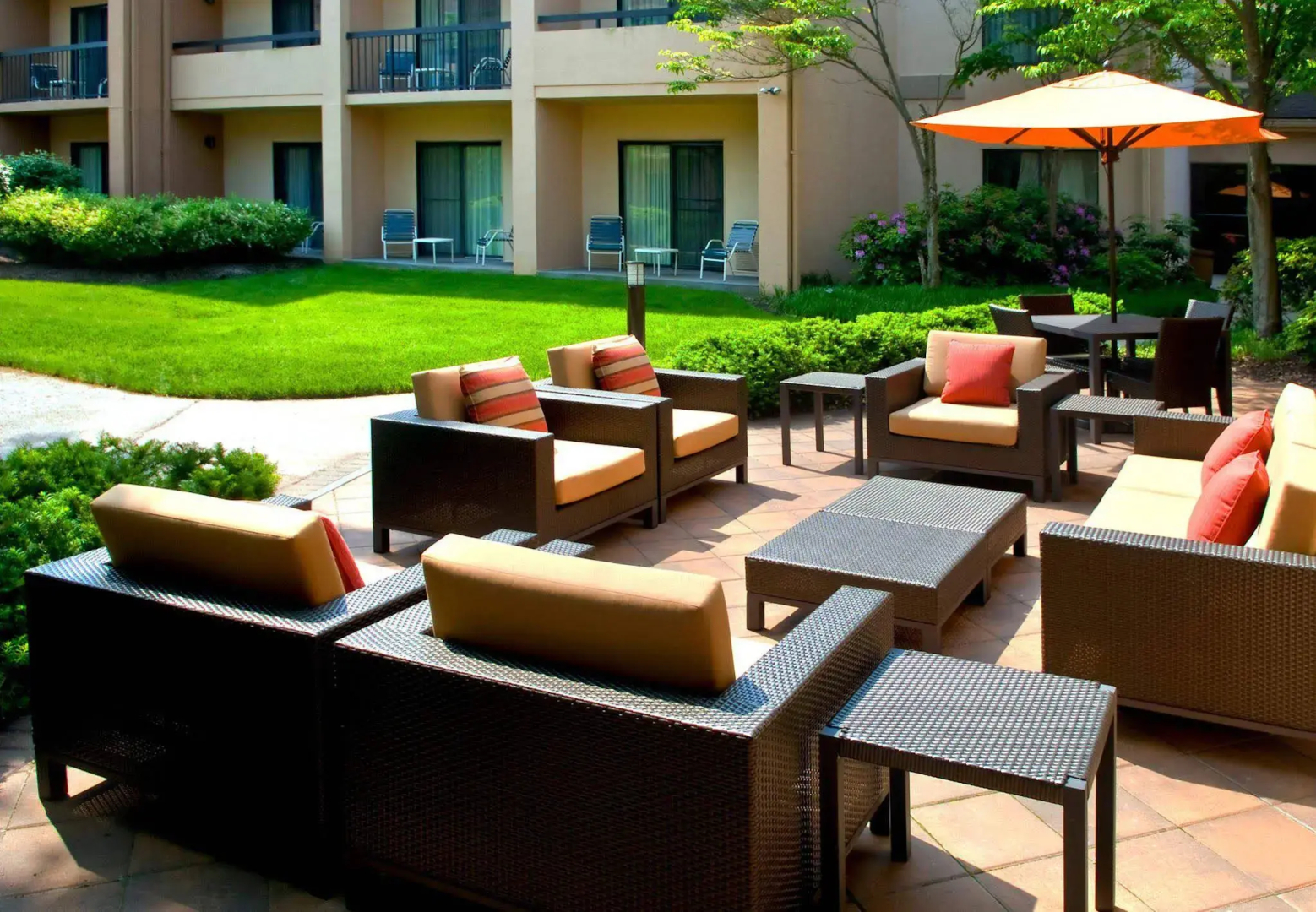 Courtyard by Marriott Lincroft Red Bank