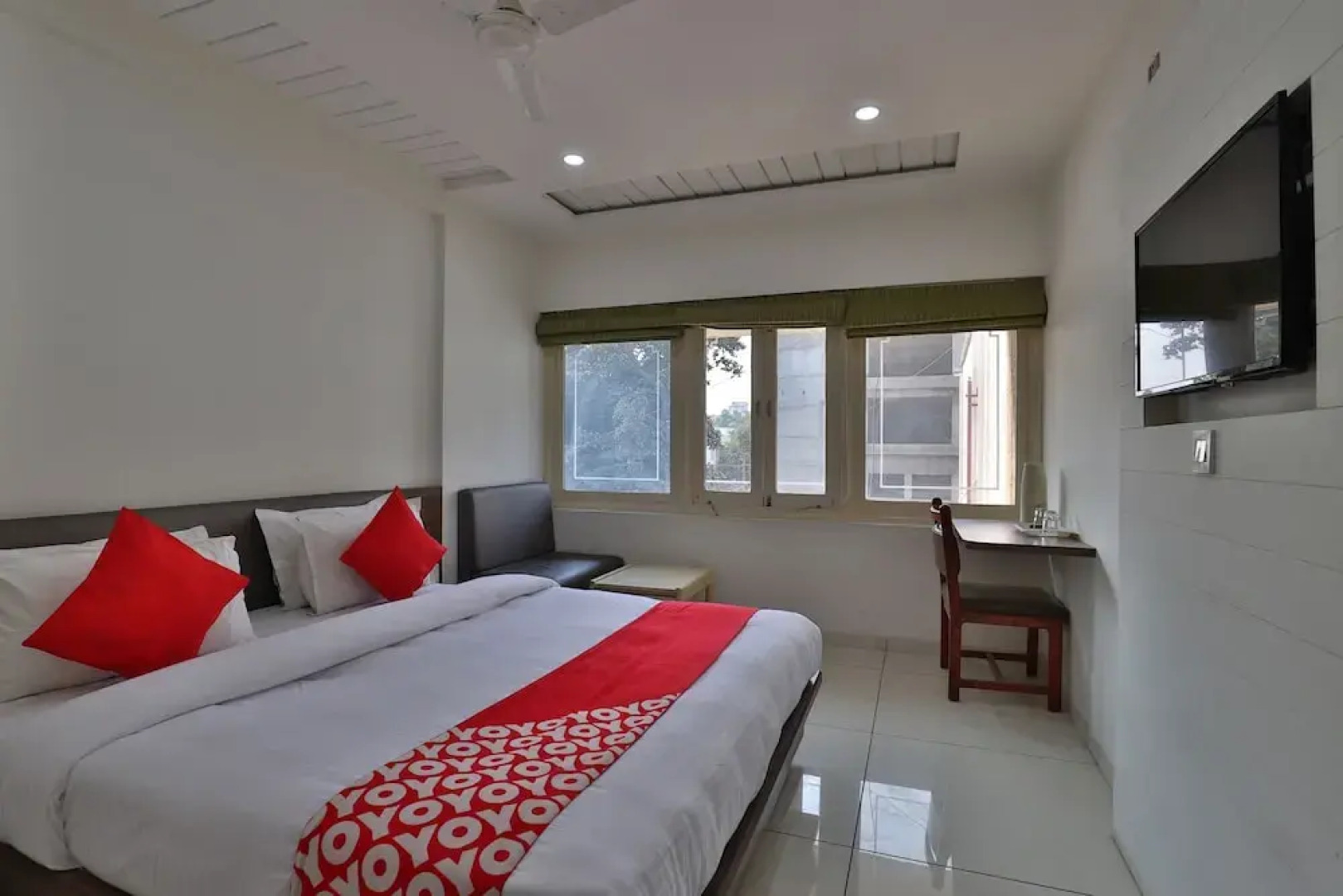 OYO 11543 Hotel Panchsheel