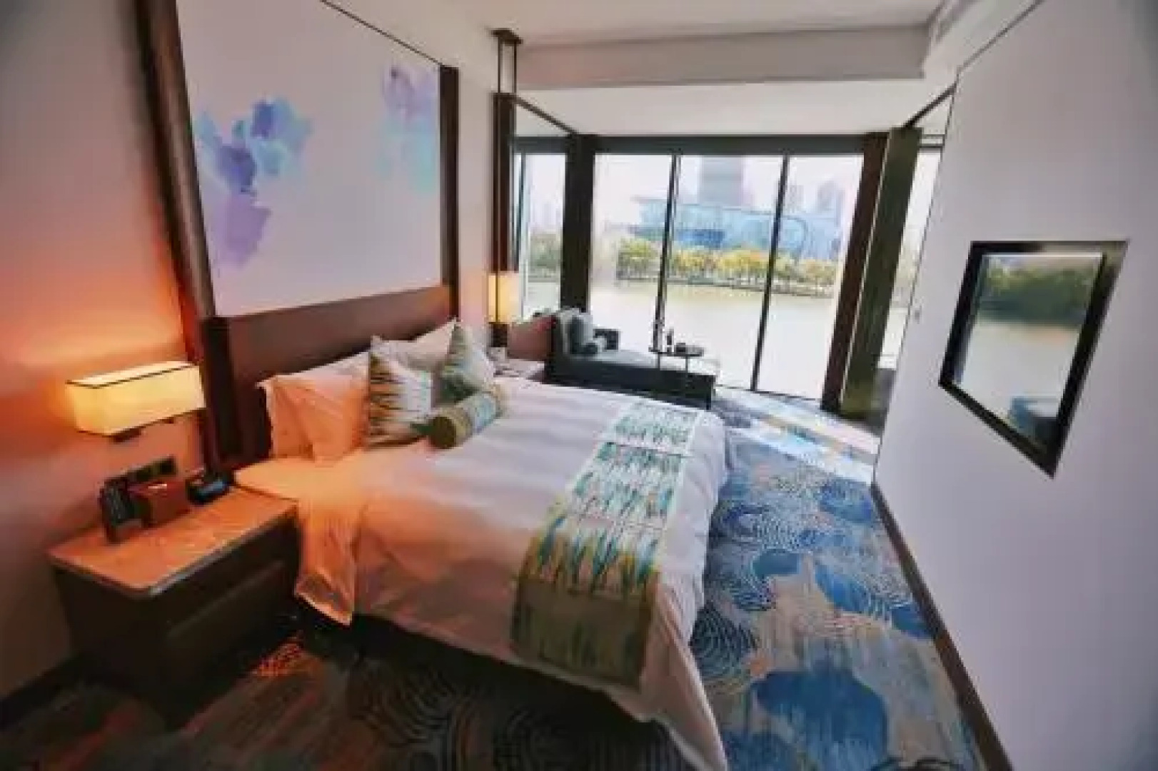 Yading Peninsula Hotel