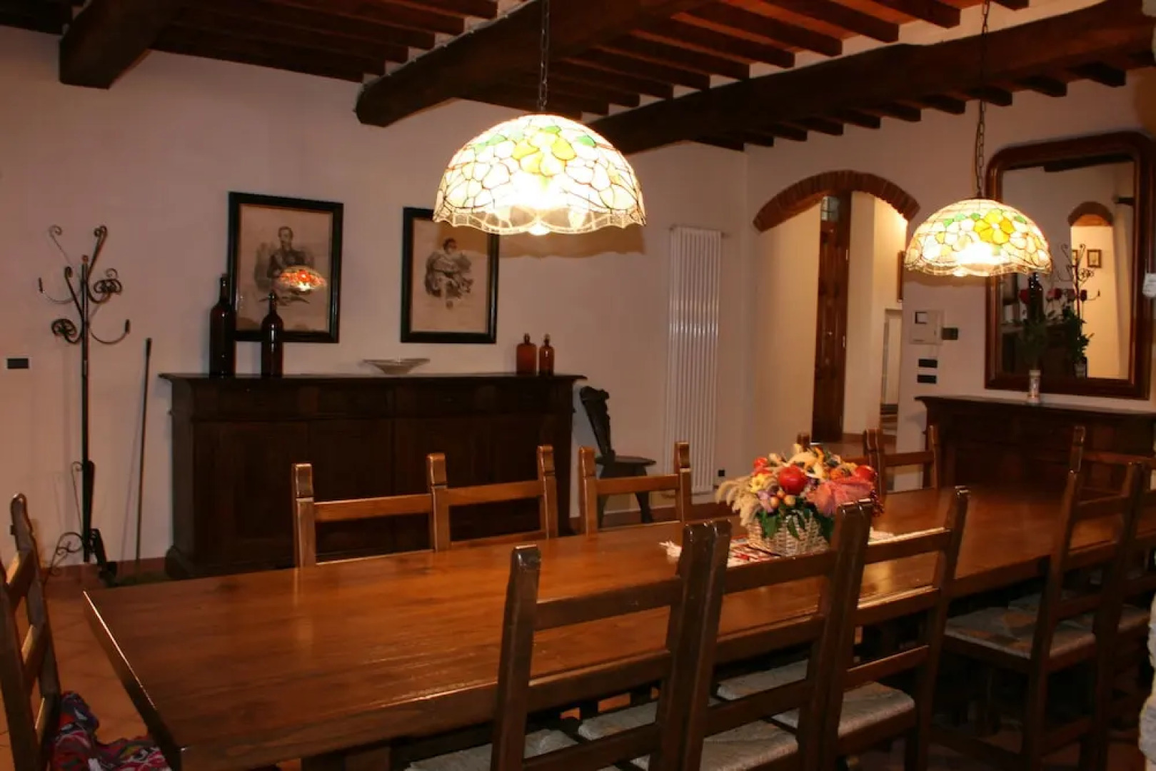 Wonderful private villa with private pool, A/C, WIFI, TV, pets allowed and parking, close to Are...