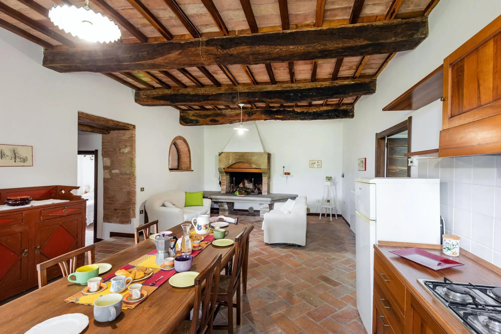 A total immersion in greenery and tranquillity.-Casale LUISA