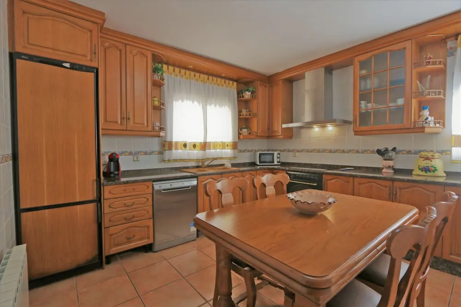 Suitur Casa con piscina y vistas al mar