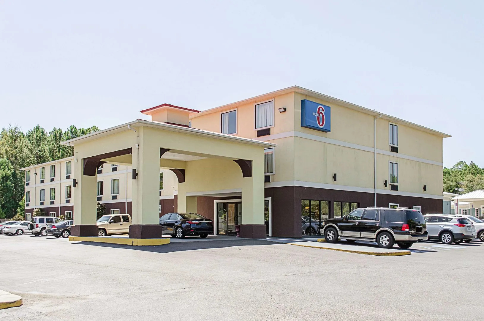 Quality Inn & Suites Biloxi - Ocean Springs