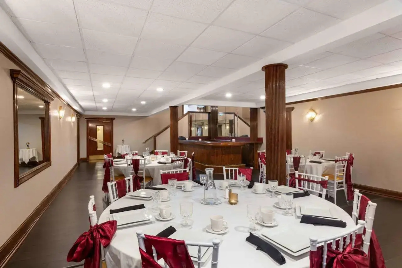 Four Seasons Island Resort