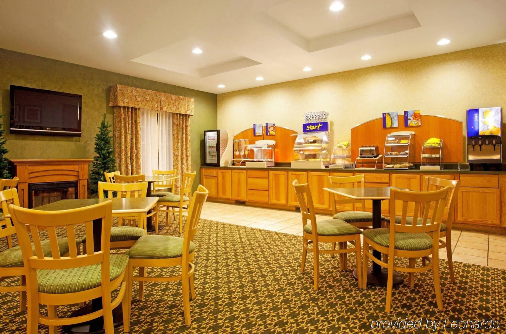 Holiday Inn Express Hotel & Suites Iron Mountain by IHG