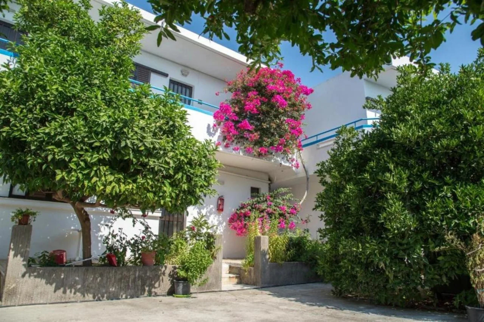 Yiannis Apartments