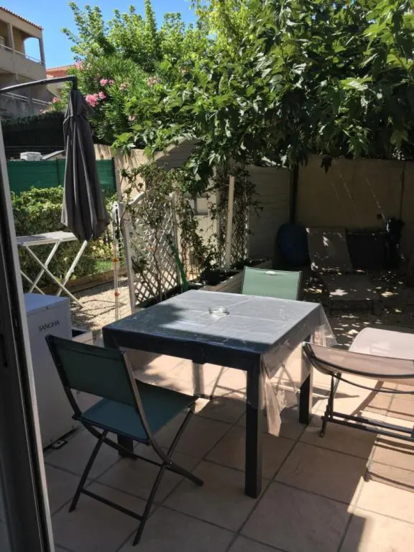 T2 Sausset Proche de la Mer