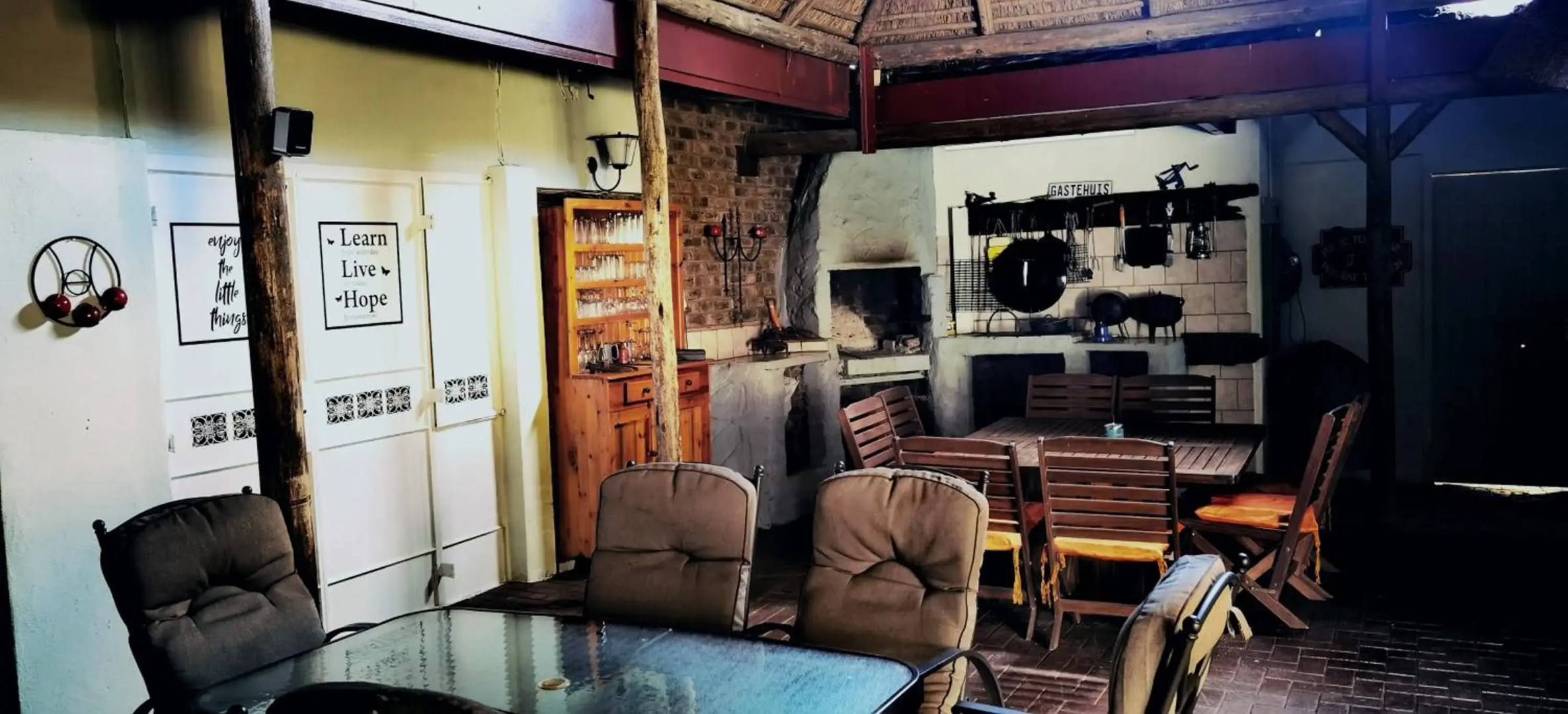 Die Gastehuis/The Guesthouse