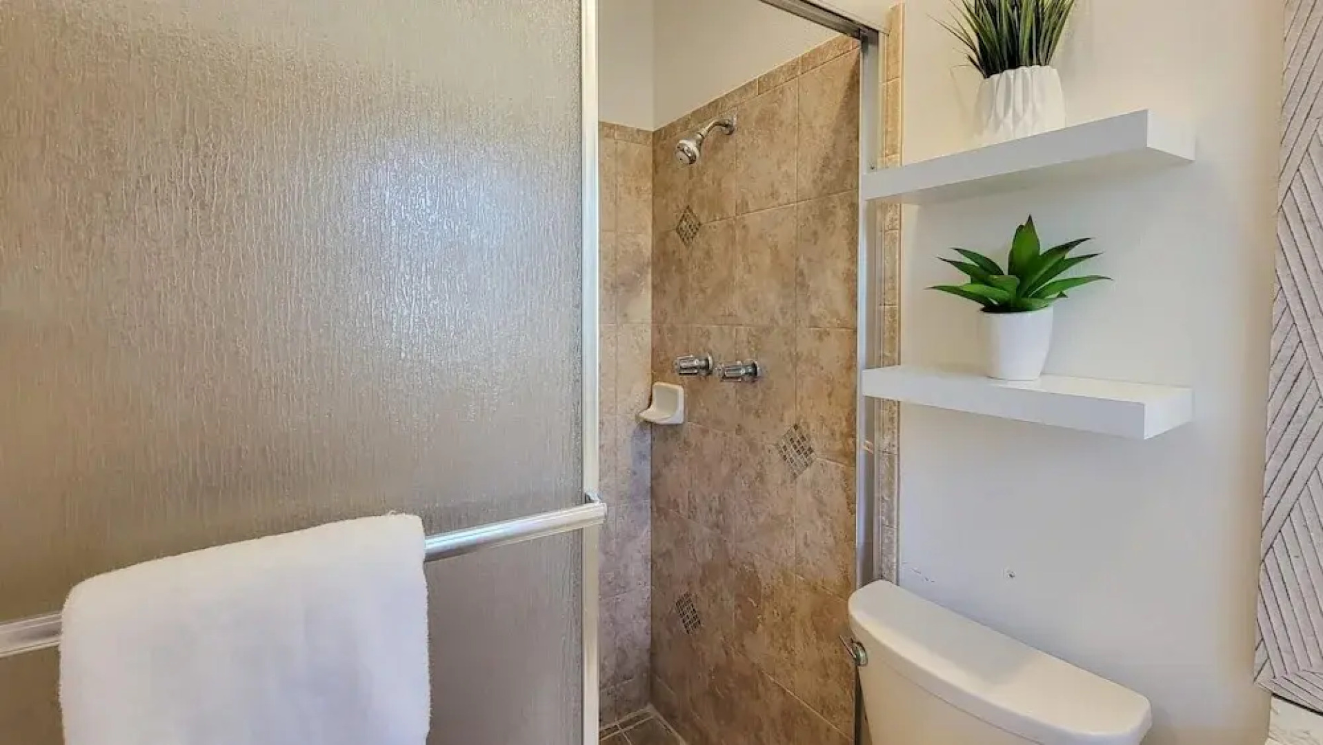 NEW Retro Relaxation in Stylish Rockledge Oasis