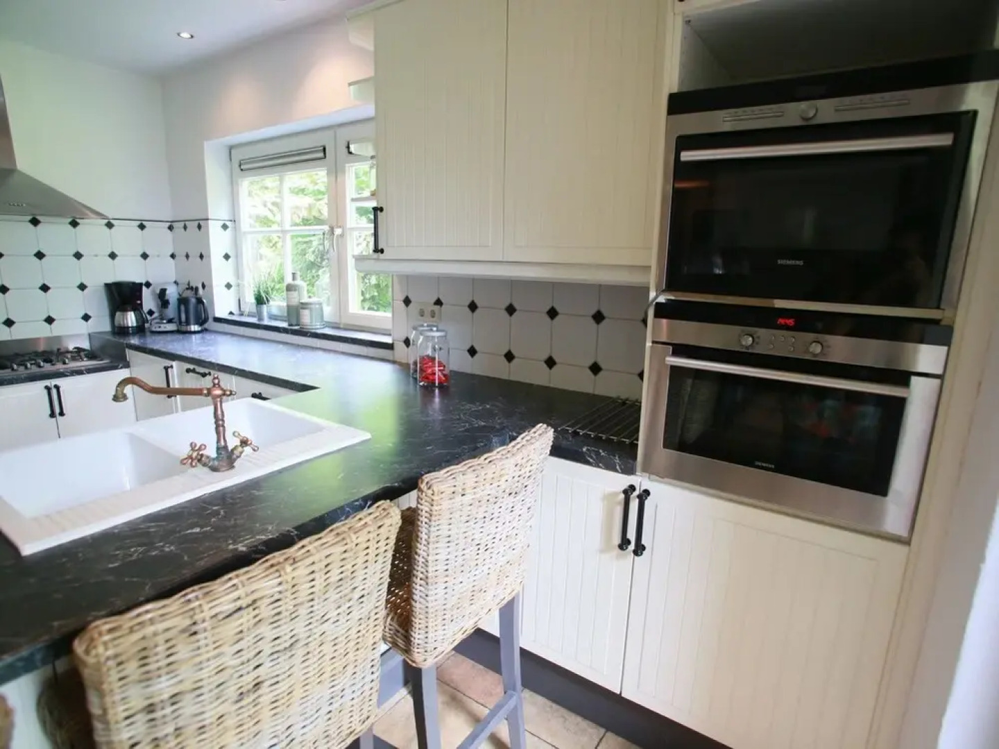 Cozy House With a Sauna and hot tub Surrounded by Nature