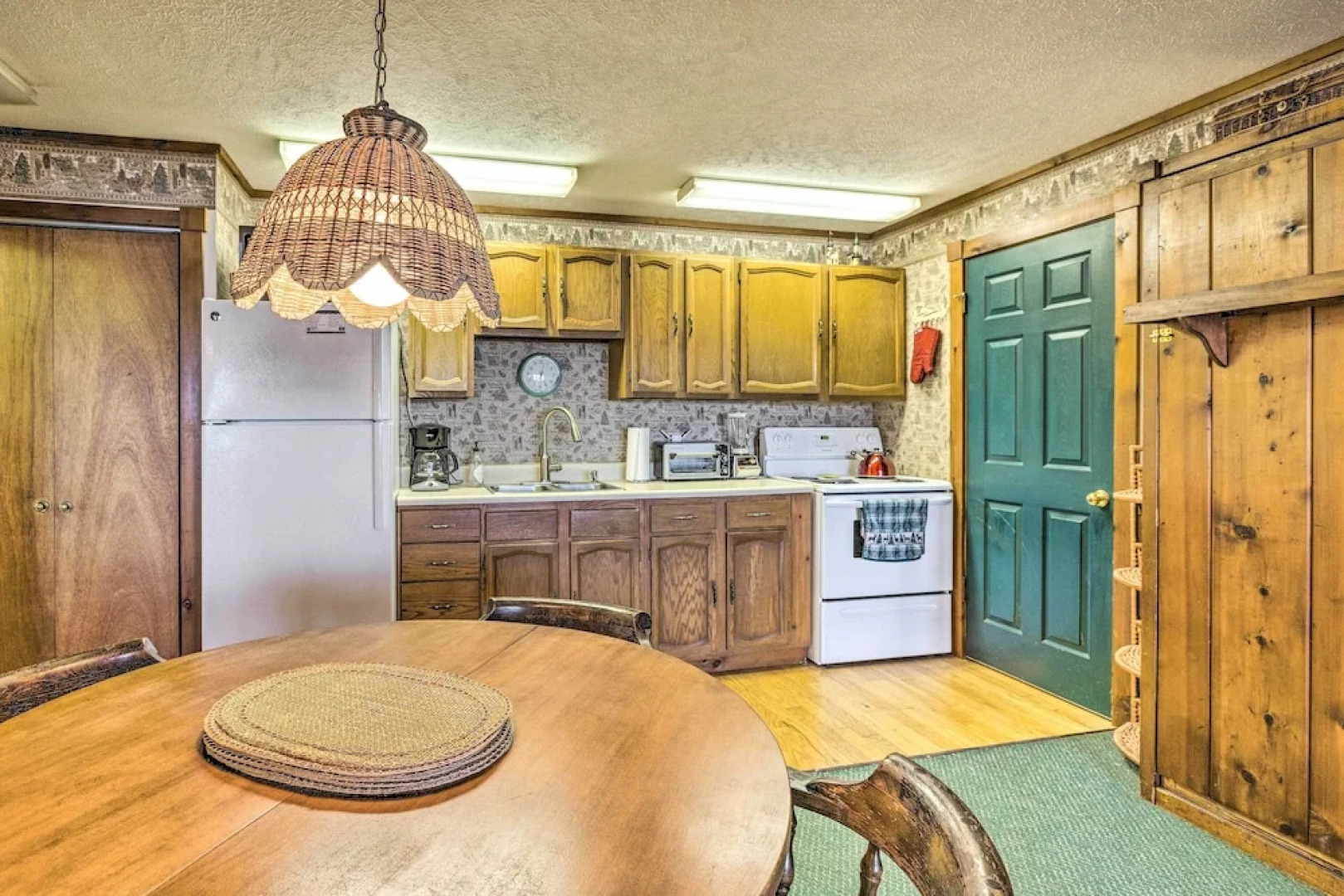 Lakefront Glen Arbor Condo w/ Boat Dock Access!