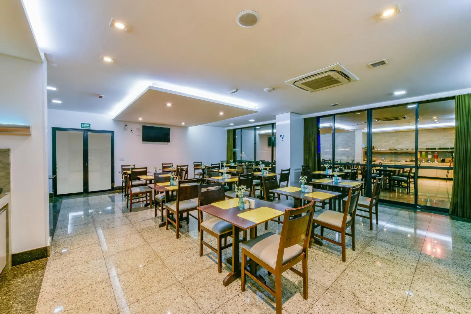 Plaza Inn Breeze Aeroporto