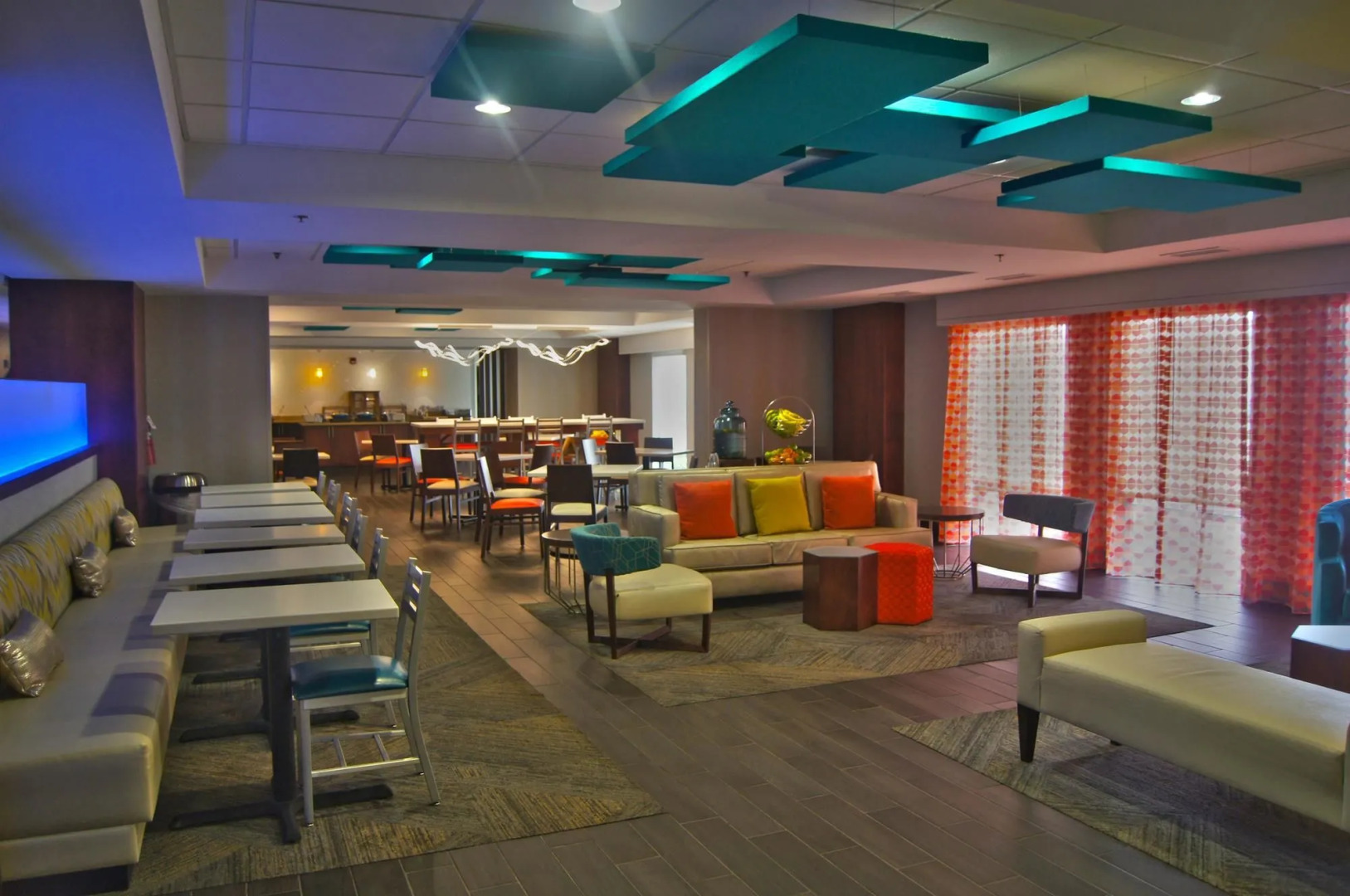 Holiday Inn Express & Suites Cincinnati Riverfront by IHG