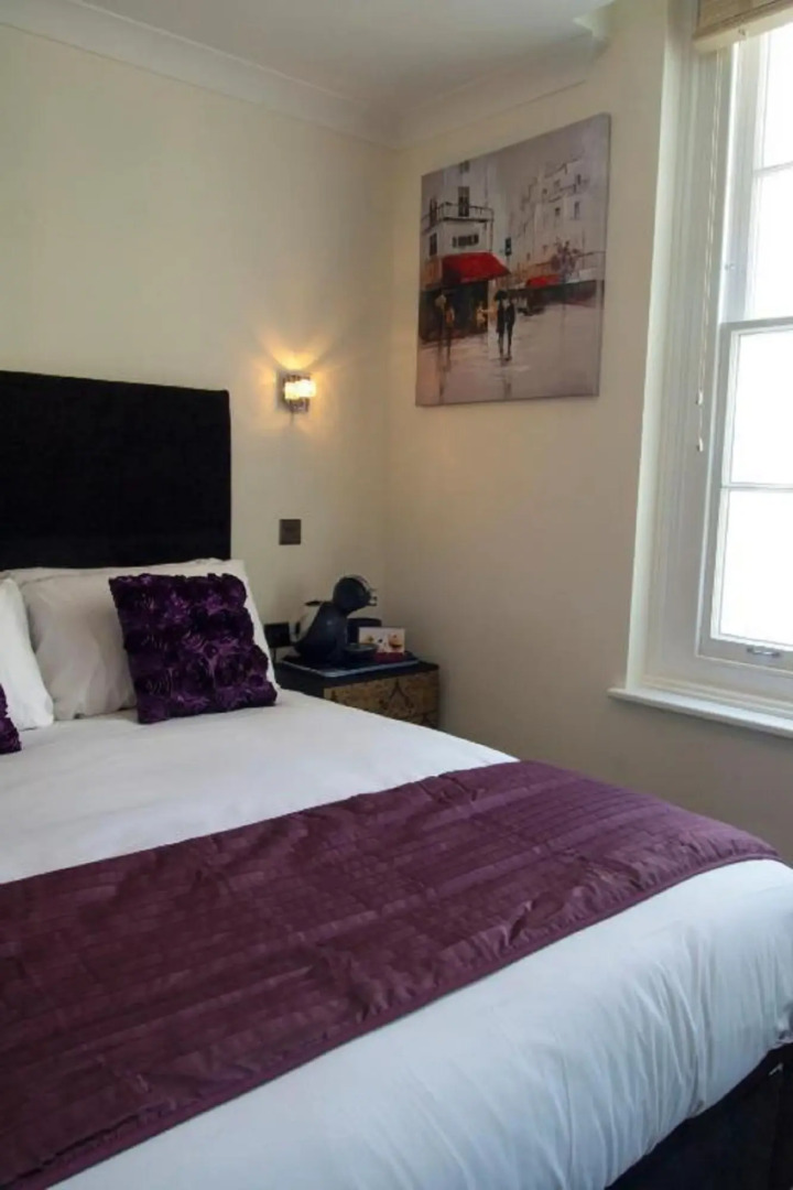 Ship Leopard Hotel – No Children