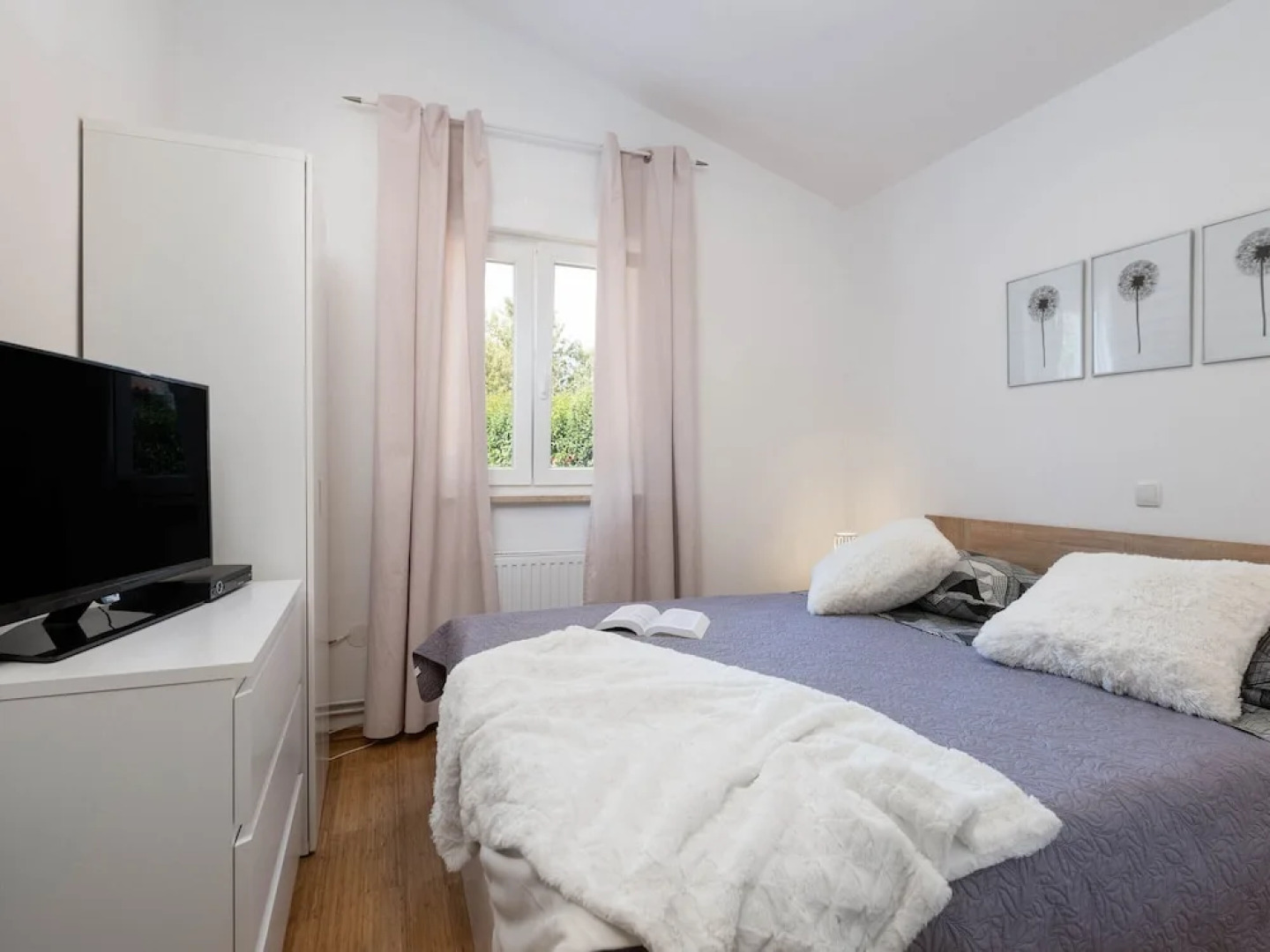 Detached Holiday Home With Swimming Pool, Near the Beach