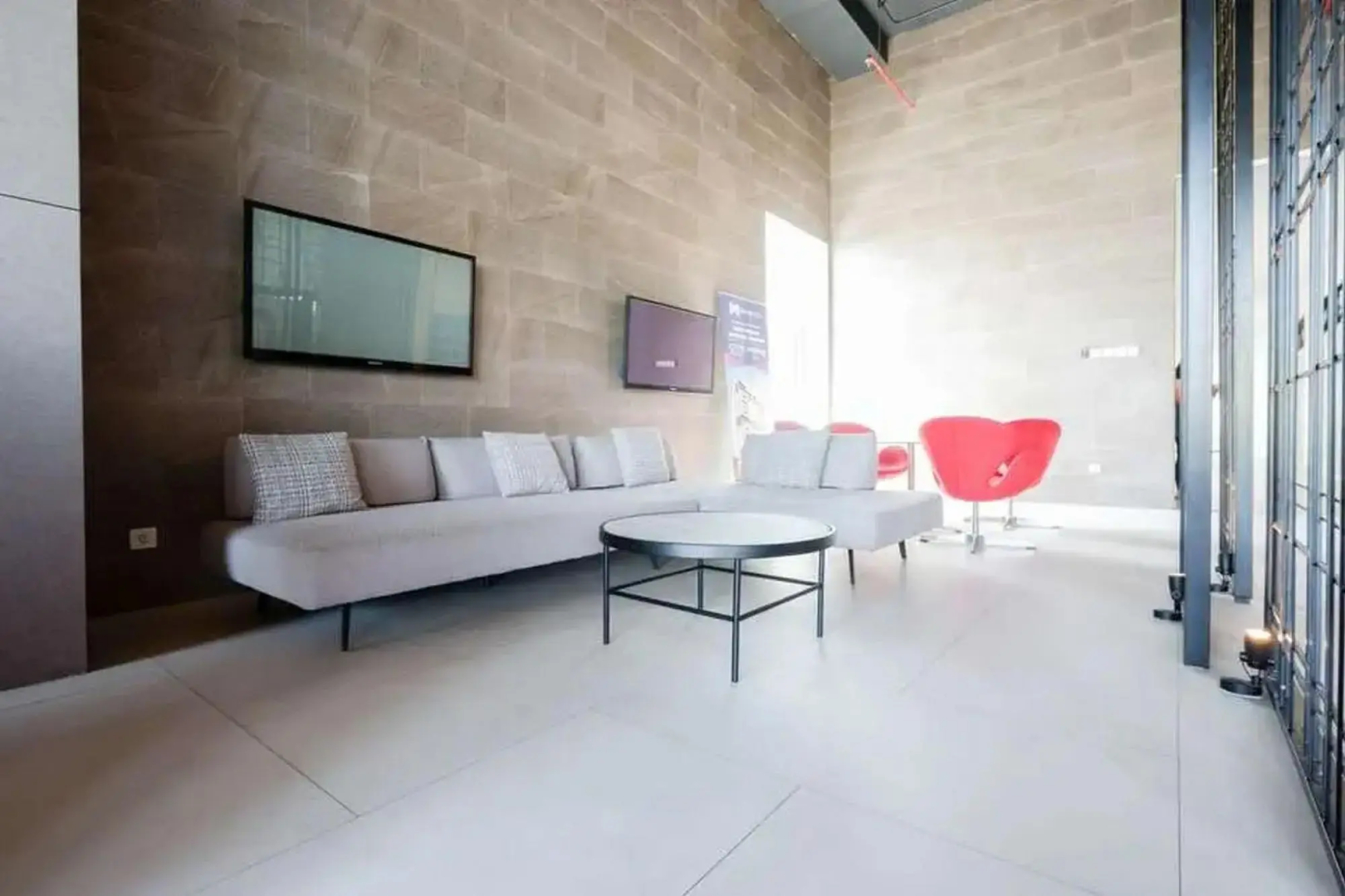 RedDoorz Apartment near Exit Toll Colomadu