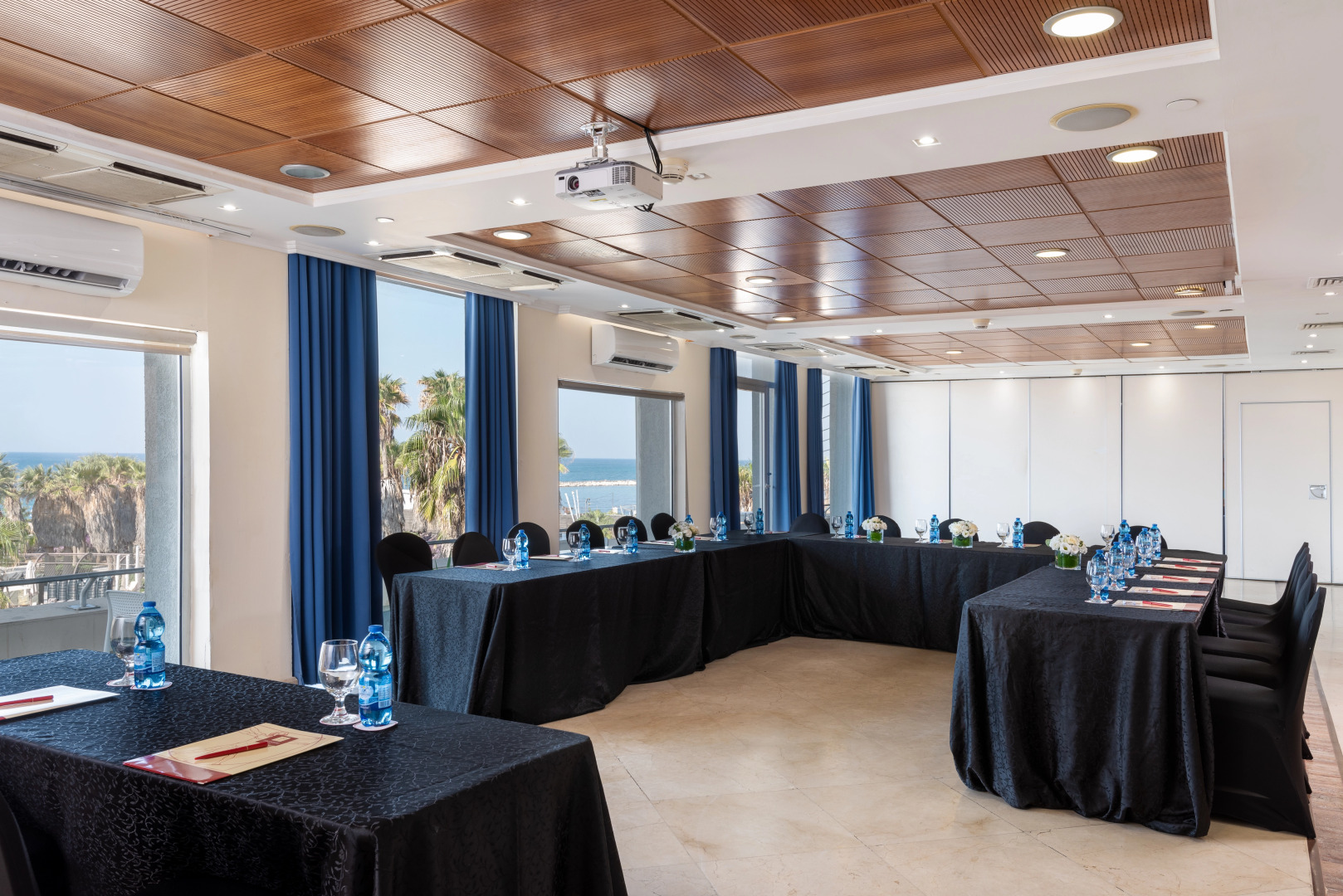 Leonardo Gordon Beach