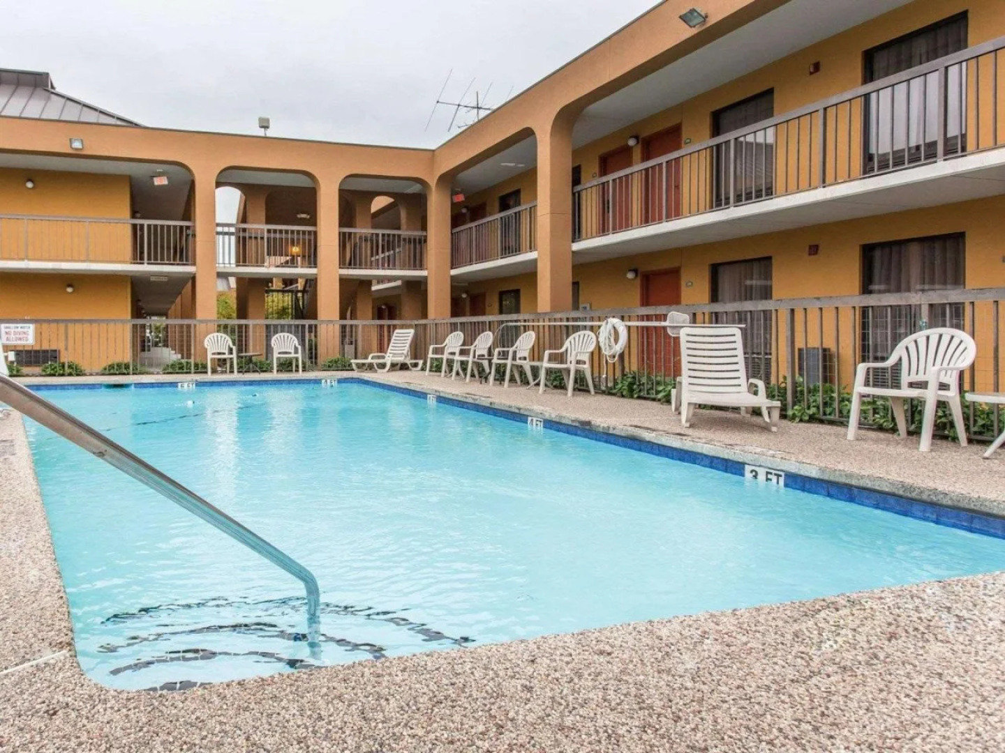 Clarion Pointe Statesville