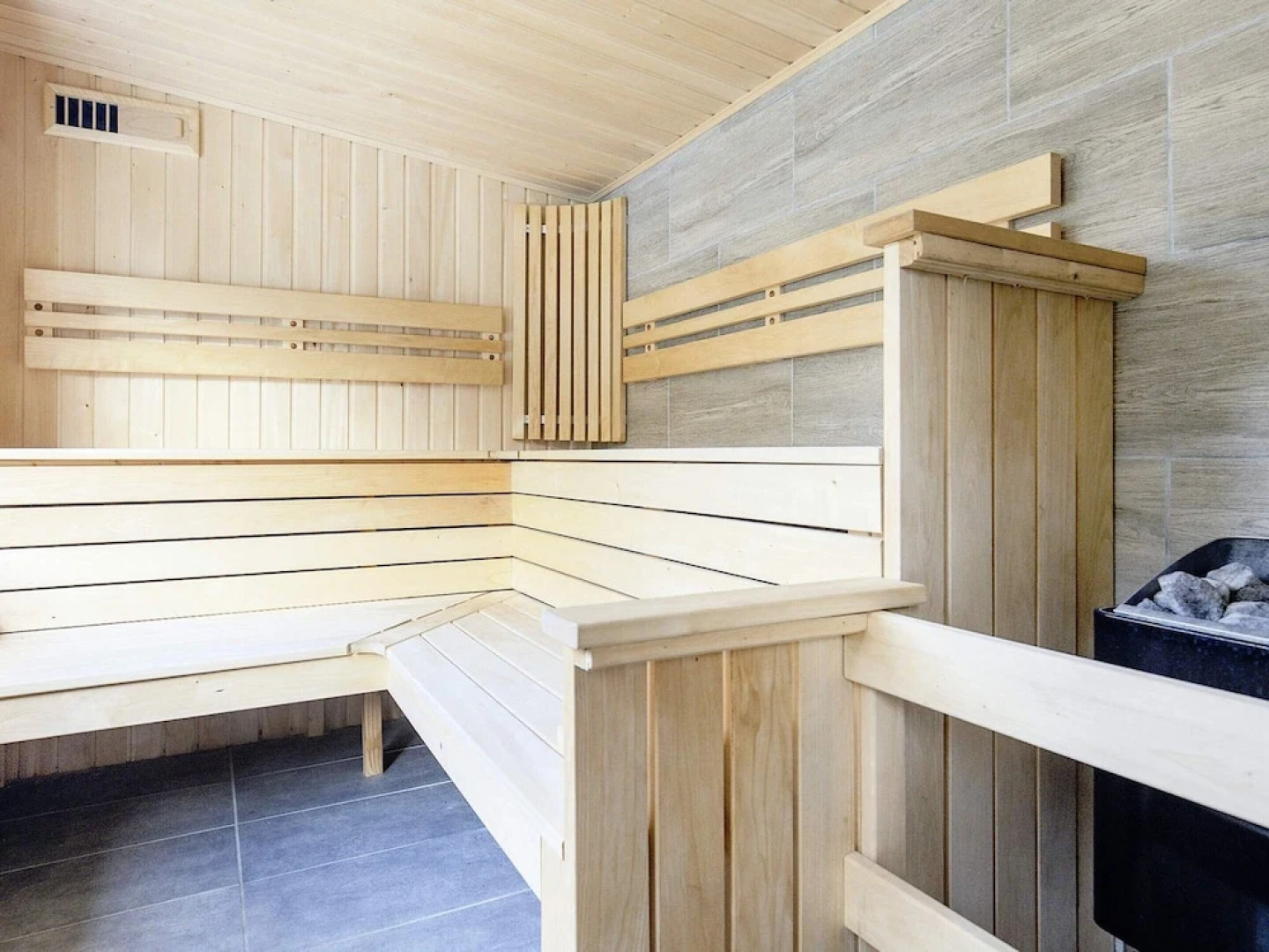 10 Person Holiday Home in Vaeggerlose