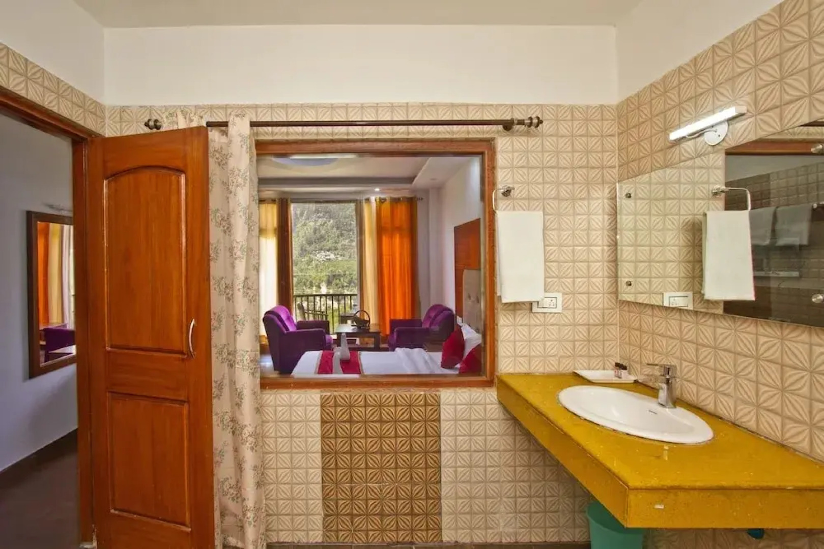 Apple Crescent Resorts