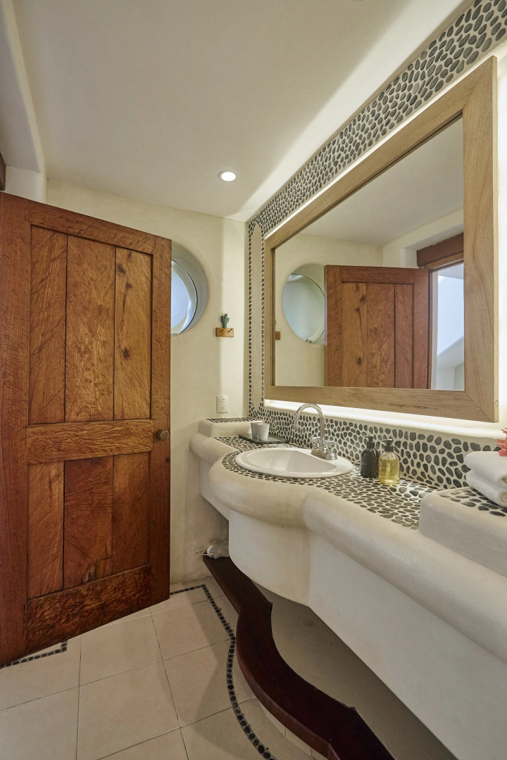 La Villa Luz Adults Only