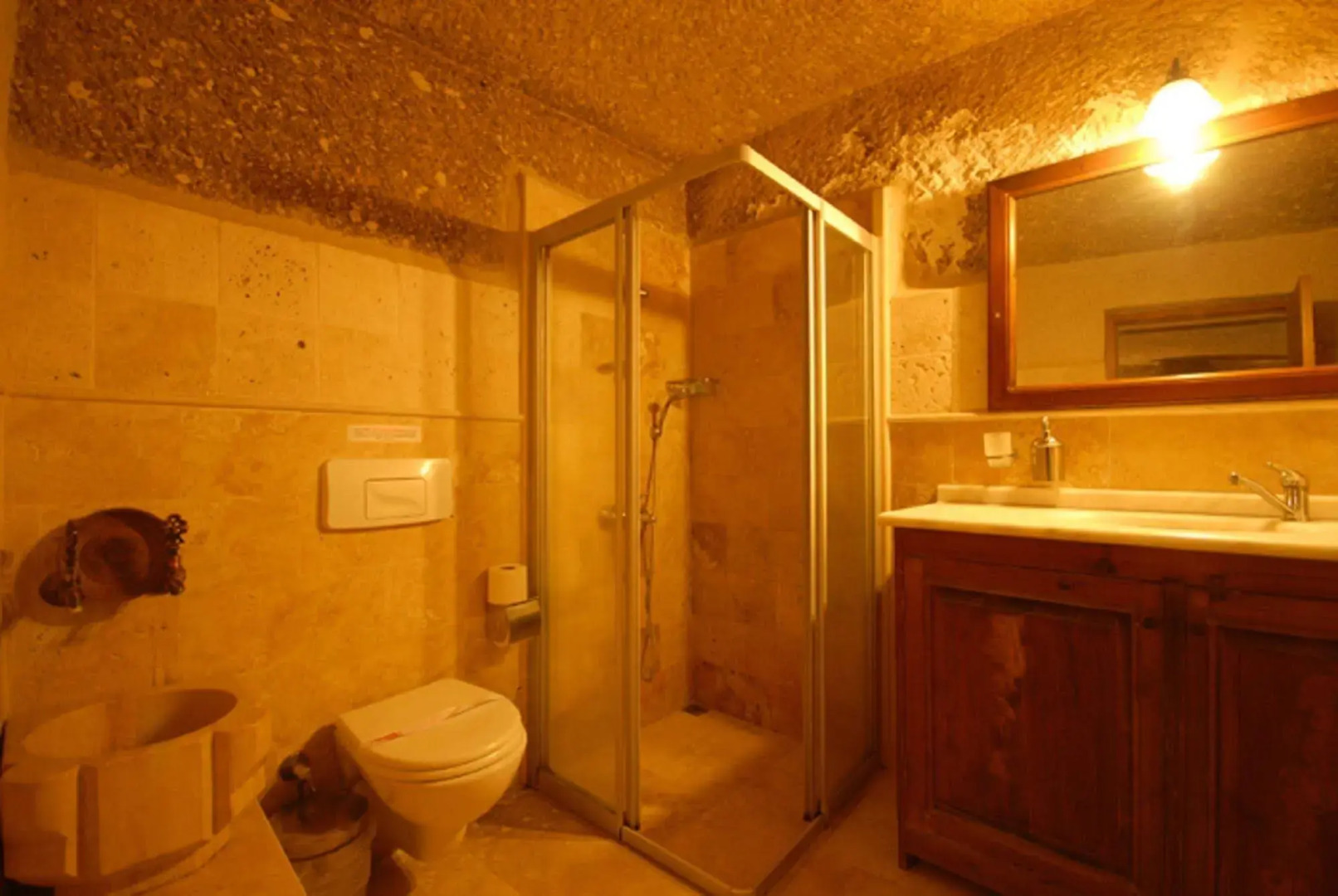 Traveller's Cave Hotel