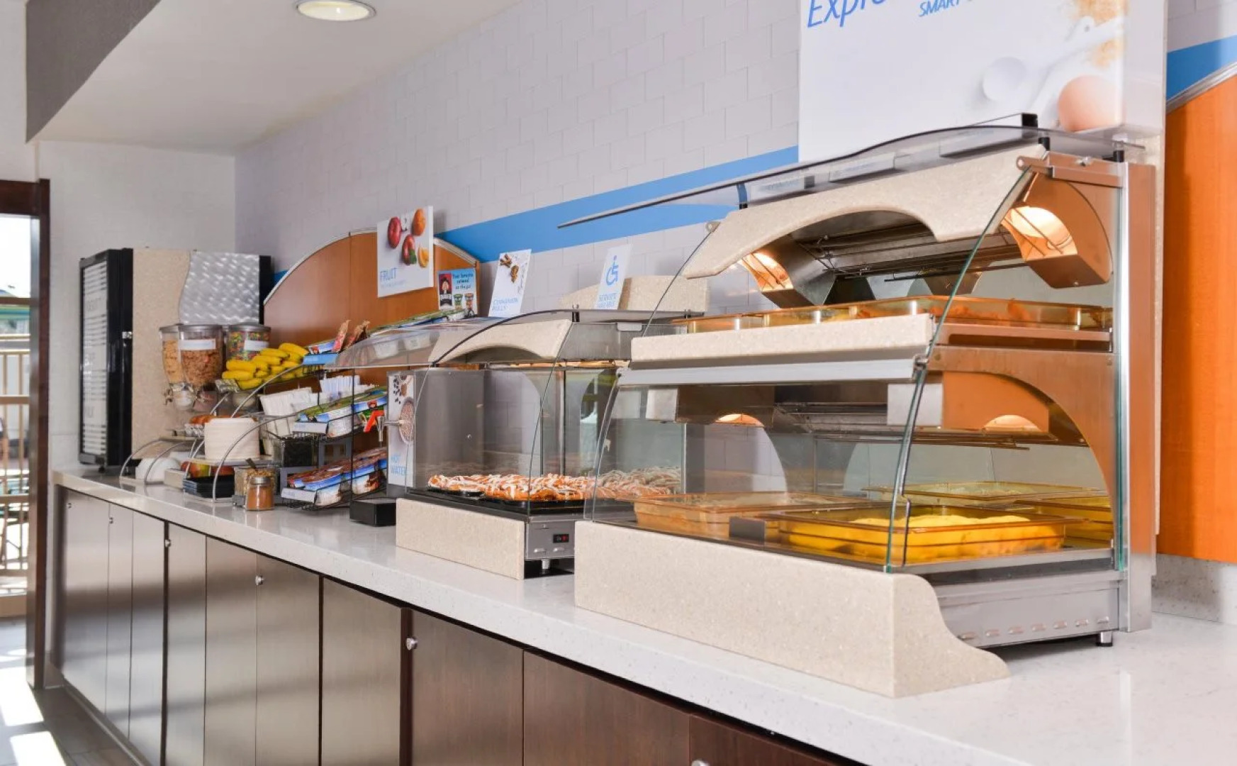 Holiday Inn Express & Suites Elk Grove Central - Hwy 99 by IHG