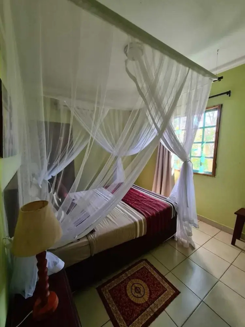 Waves Lodge
