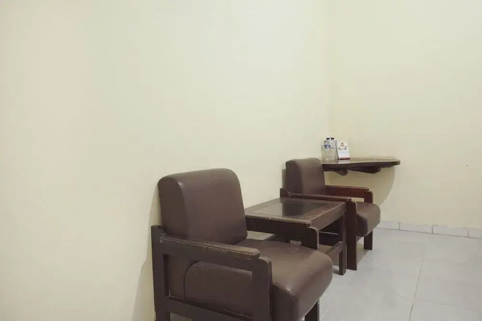 OYO 561 Hotel Citra Indah Near RS Ludira Husada Tama