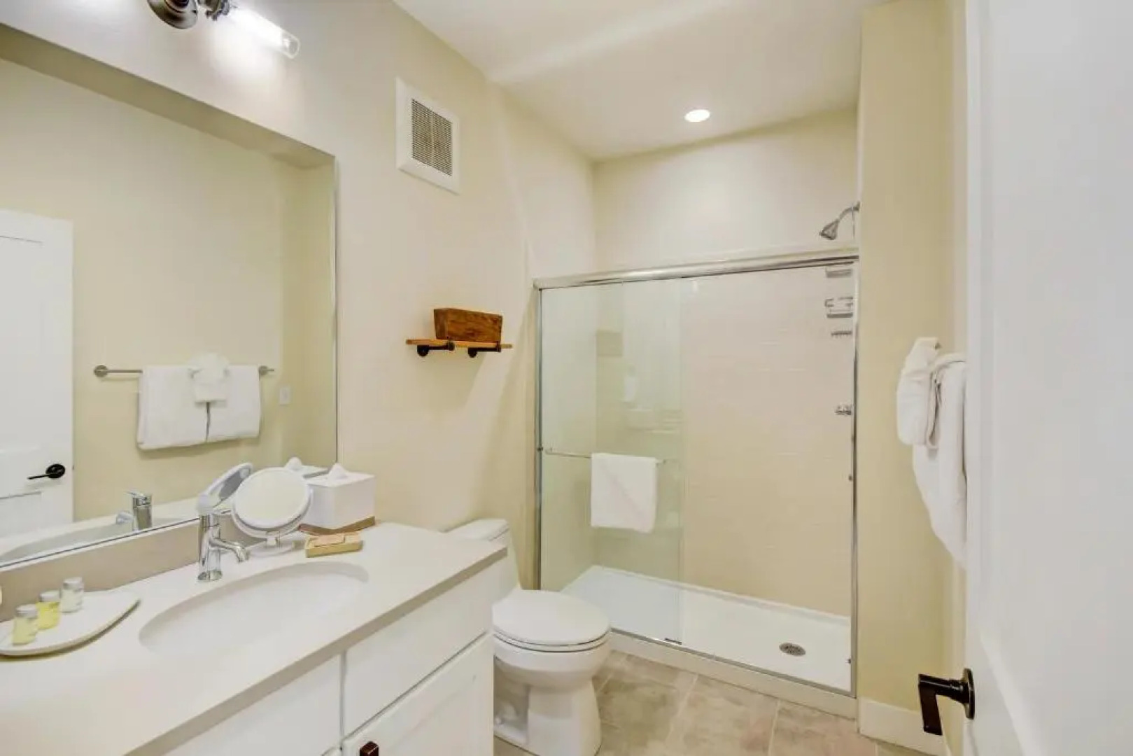 New Luxury Loft #19 Near Resort Huge Hot Tub & Views - FREE Activities & Equipment Rentals Daily