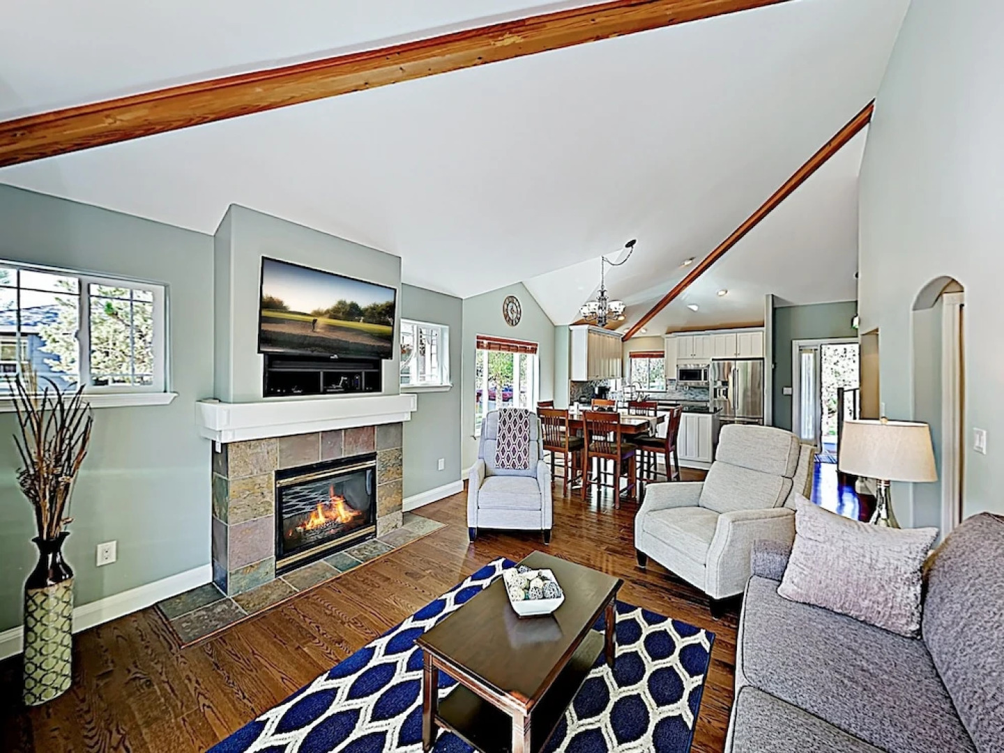 New Listing! Modern Townhome On Golf Course 3 Bedroom Townhouse