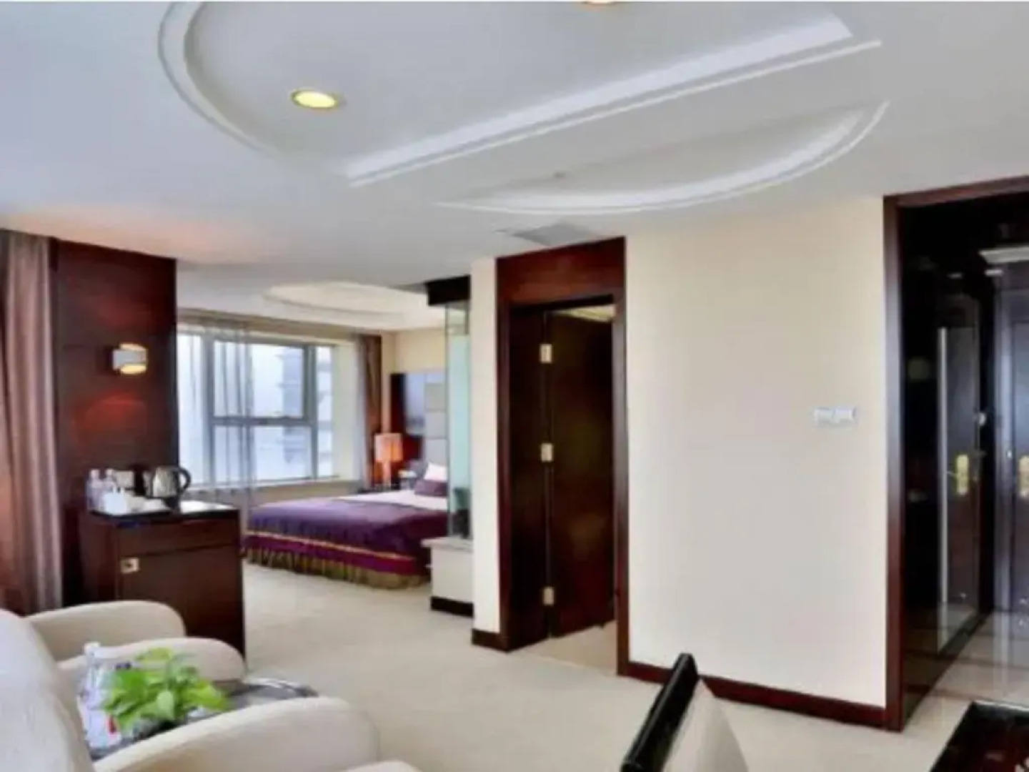 Yiwu Yimei Plaza Hotel