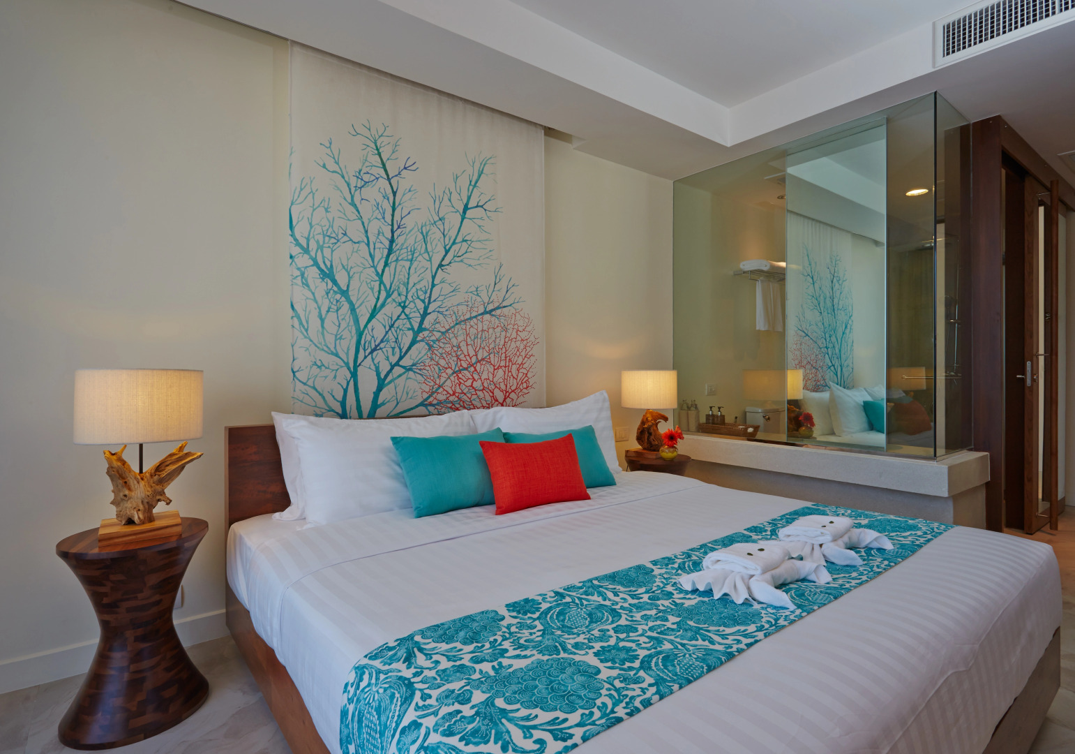 Отель Bandara Beach Resort, Phuket