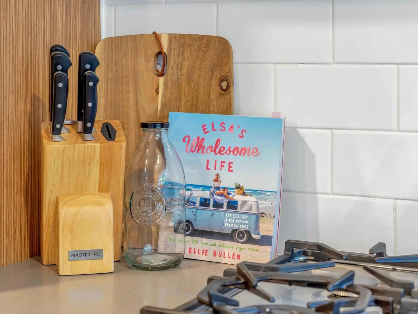 Catch of The Bay Coastal Elegance 150m from Orion Beach