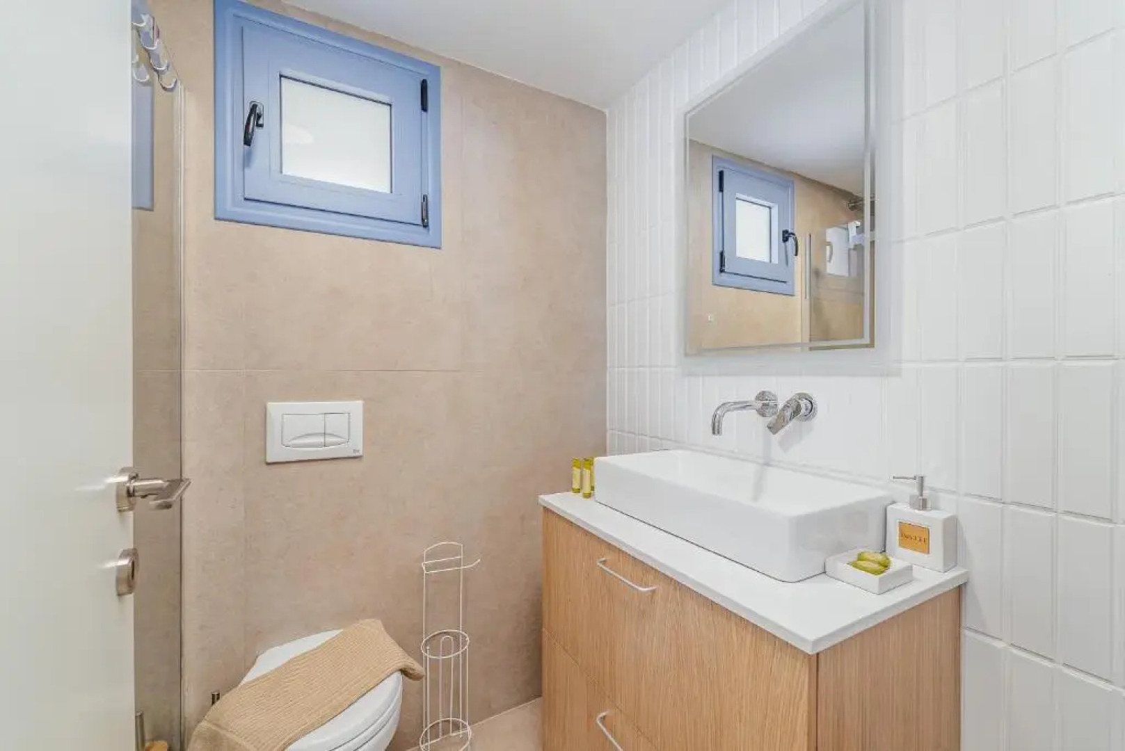 Lefkada Blue Luxury Apartments, Perigiali A4 Entrance Level