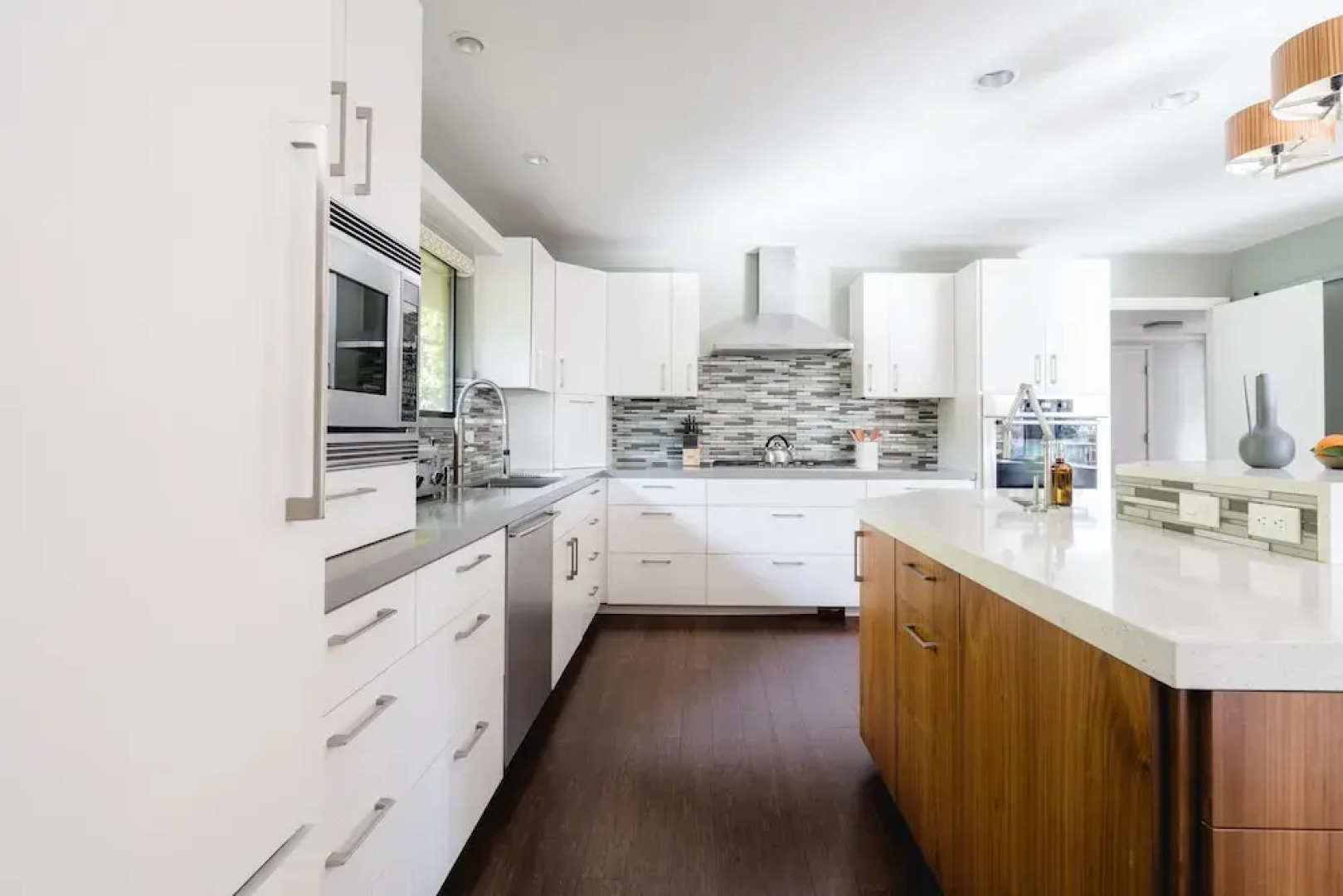 Rivendell - Spacious Home w Pool Arcade Games & Expansive Patio Santa Rosa