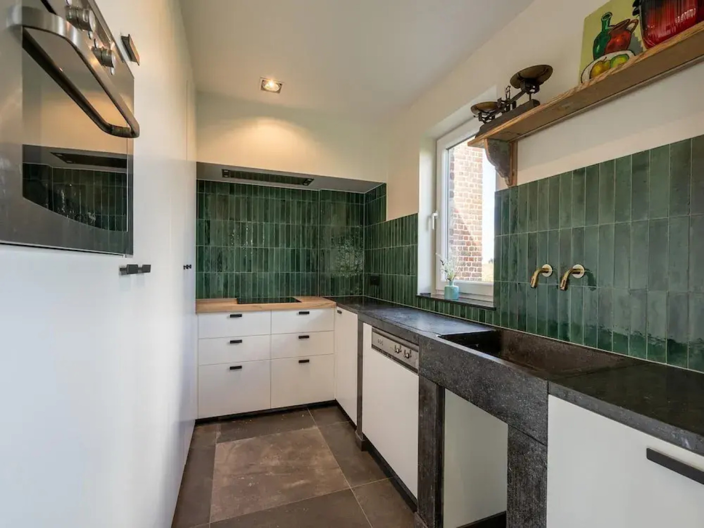 Peaceful Villa With Pond