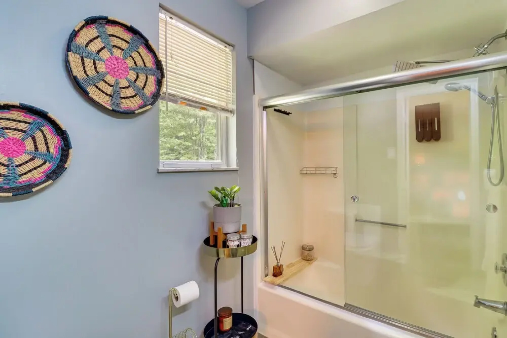 Long Pond Home w/ Hot Tub ~ 8 Mi to Kalahari!