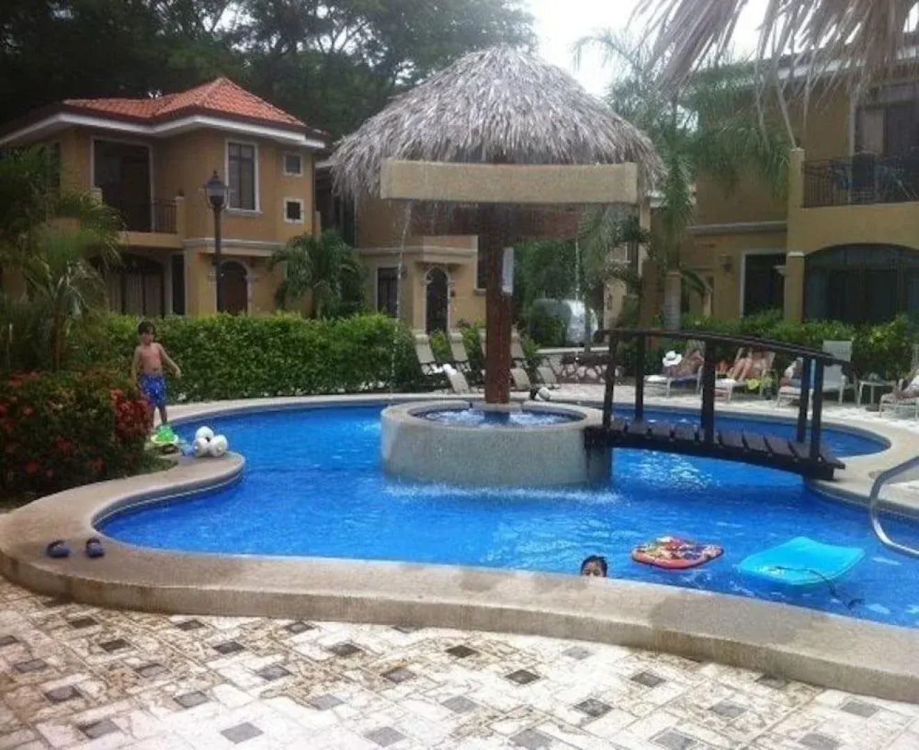 Arrecifes Condominium