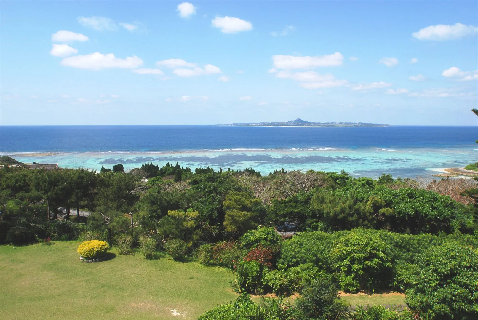 Royal View Hotel Churaumi