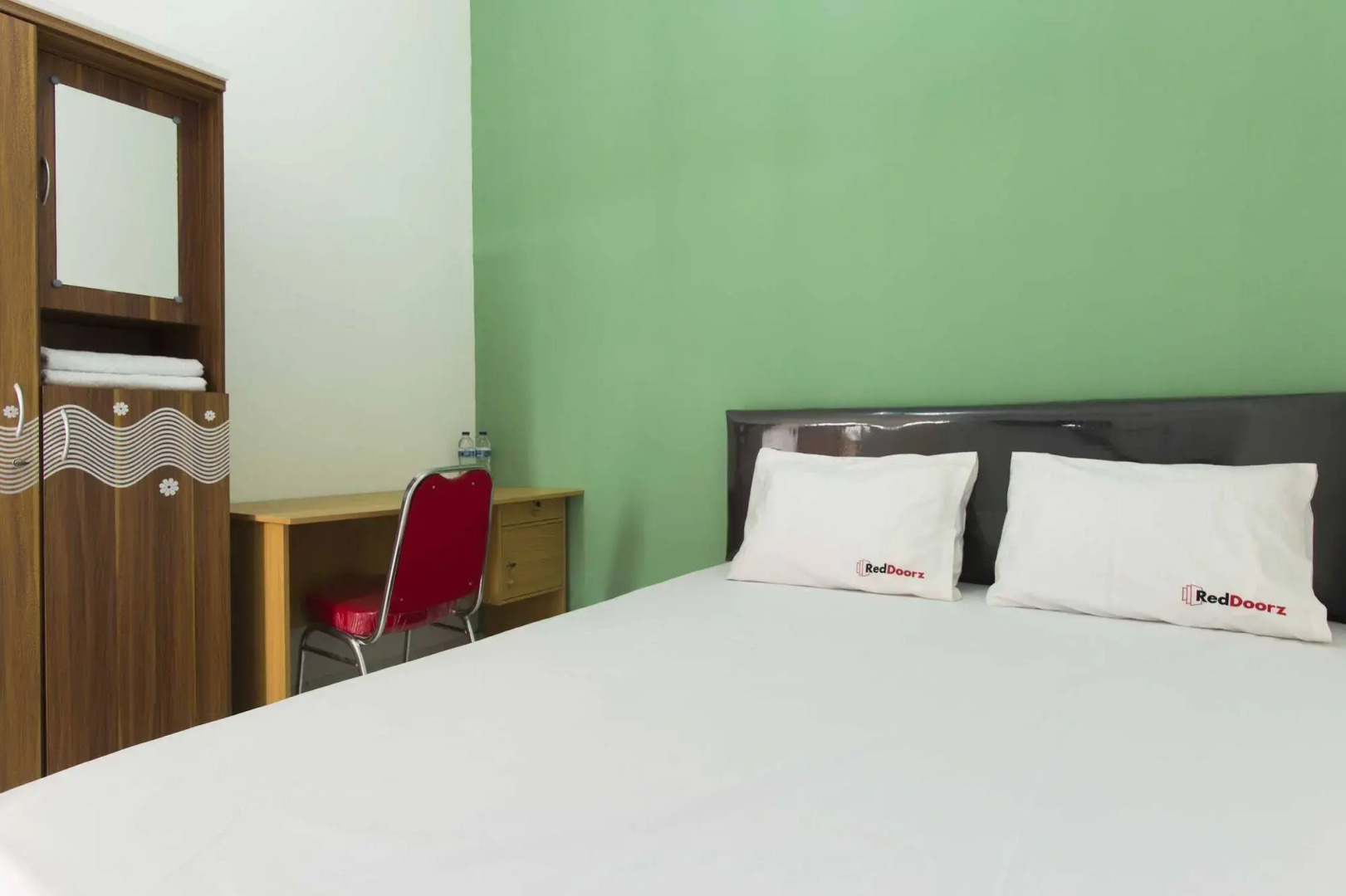 RedDoorz @ Pekayon Bekasi