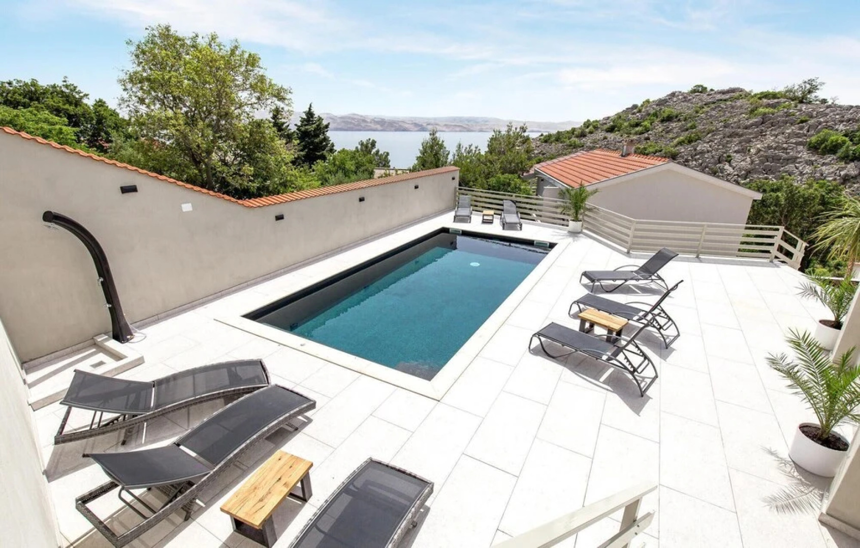 Amazing Home in Cesarica with Outdoor Swimming Pool, Hot Tub & 5 Bedrooms