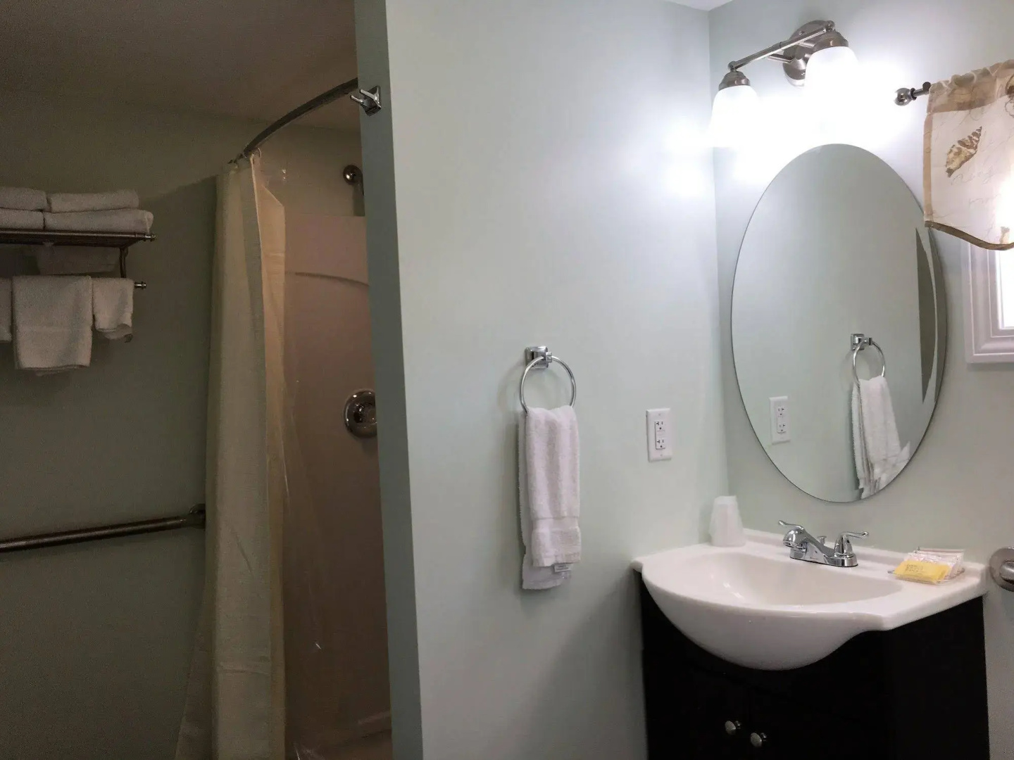 The Hyannis Star Motor Inn