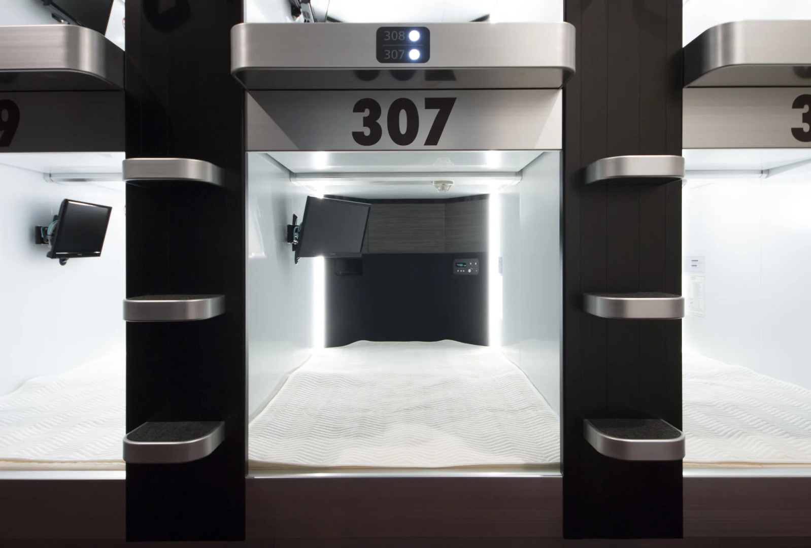 Capsule Plus Yokohama Sauna & Capsule