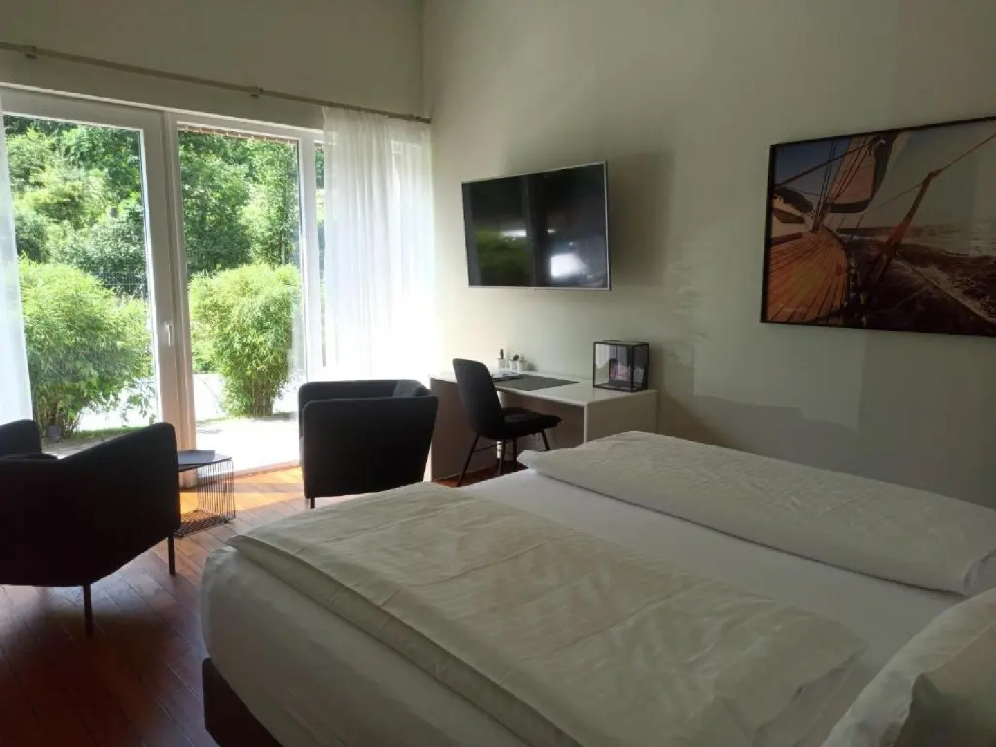 Motelplushotel Biggeseefront