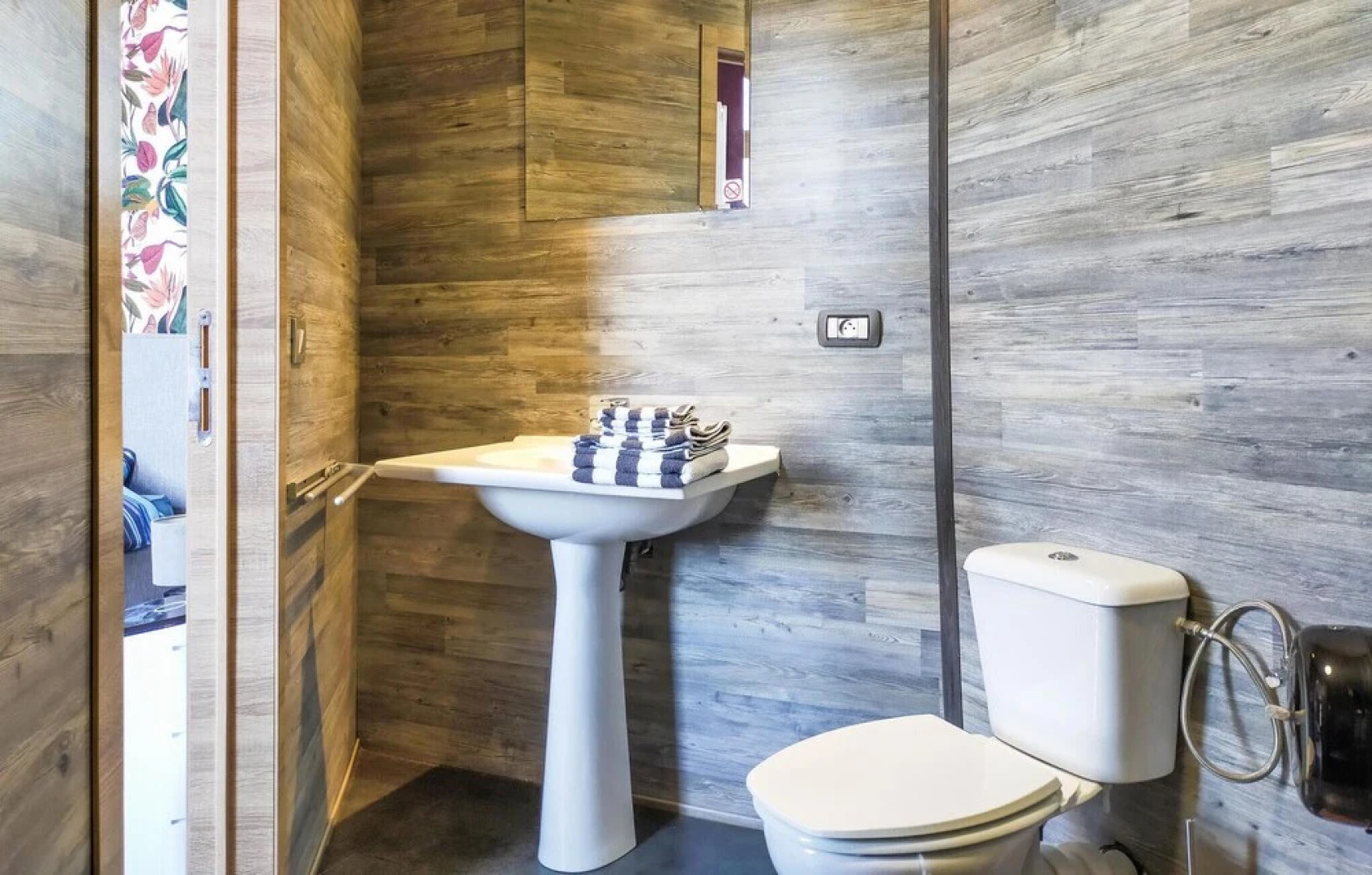 Stunning Home in Oostende With 4 Bedrooms