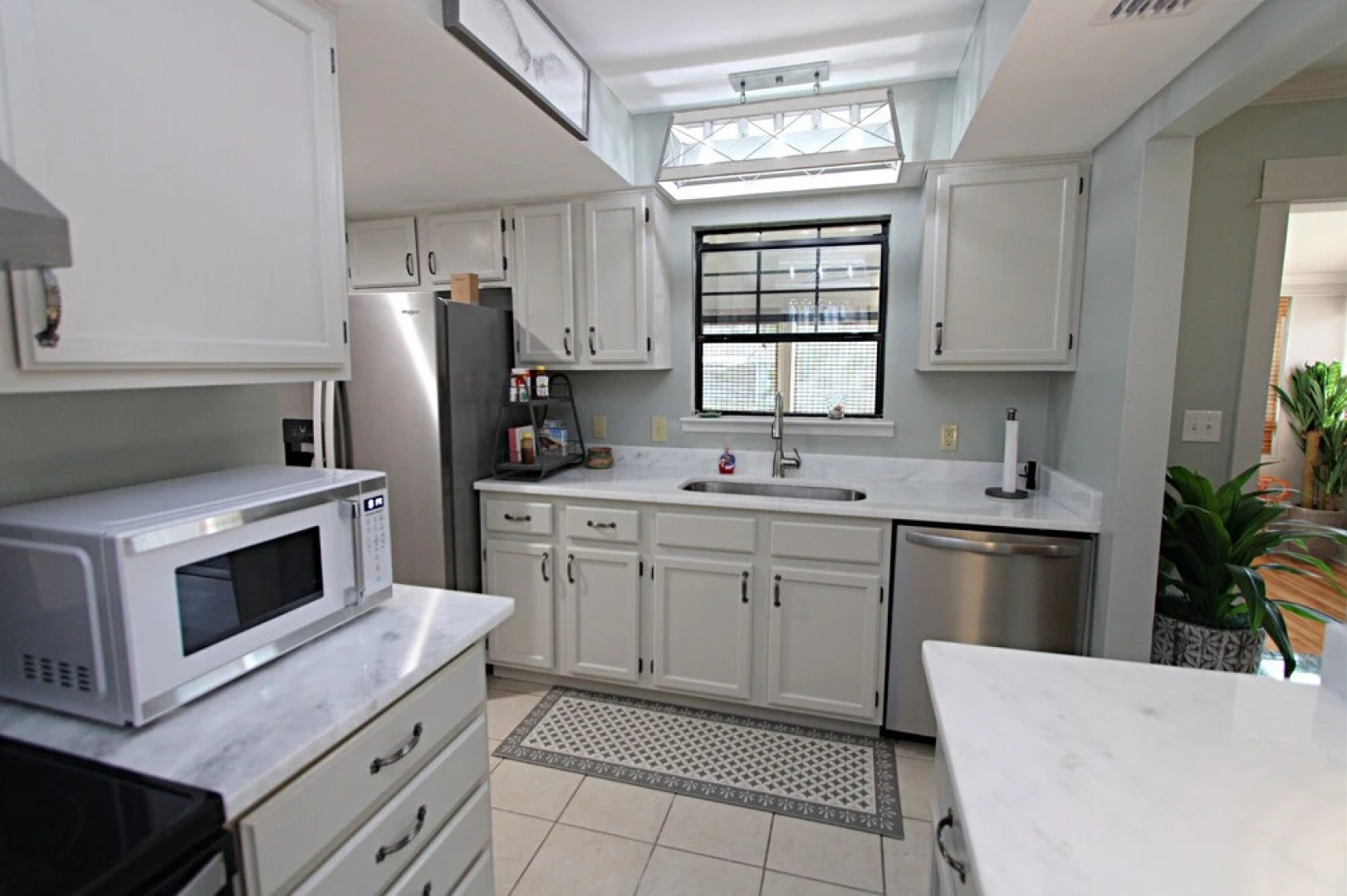 The Peaceful One 3 Bedroom Home by Redawning