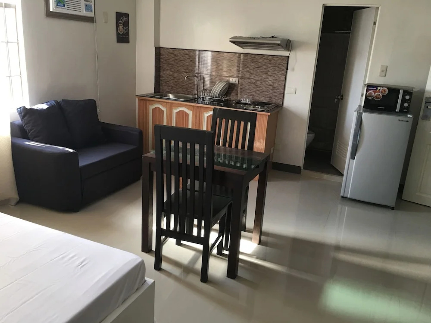 Beinte Singko de Marso Apartments