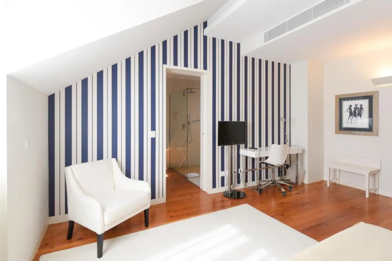 Sundial Gardens & Suites