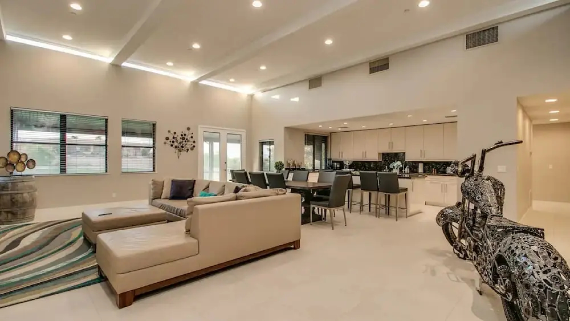 Luxe 4 Bdrm W/pool and Spa on Golf Course Lot!